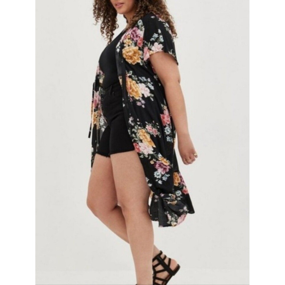 Torrid Tie Waist Floral Kimono Black Knee Length plus size layering size 2x
